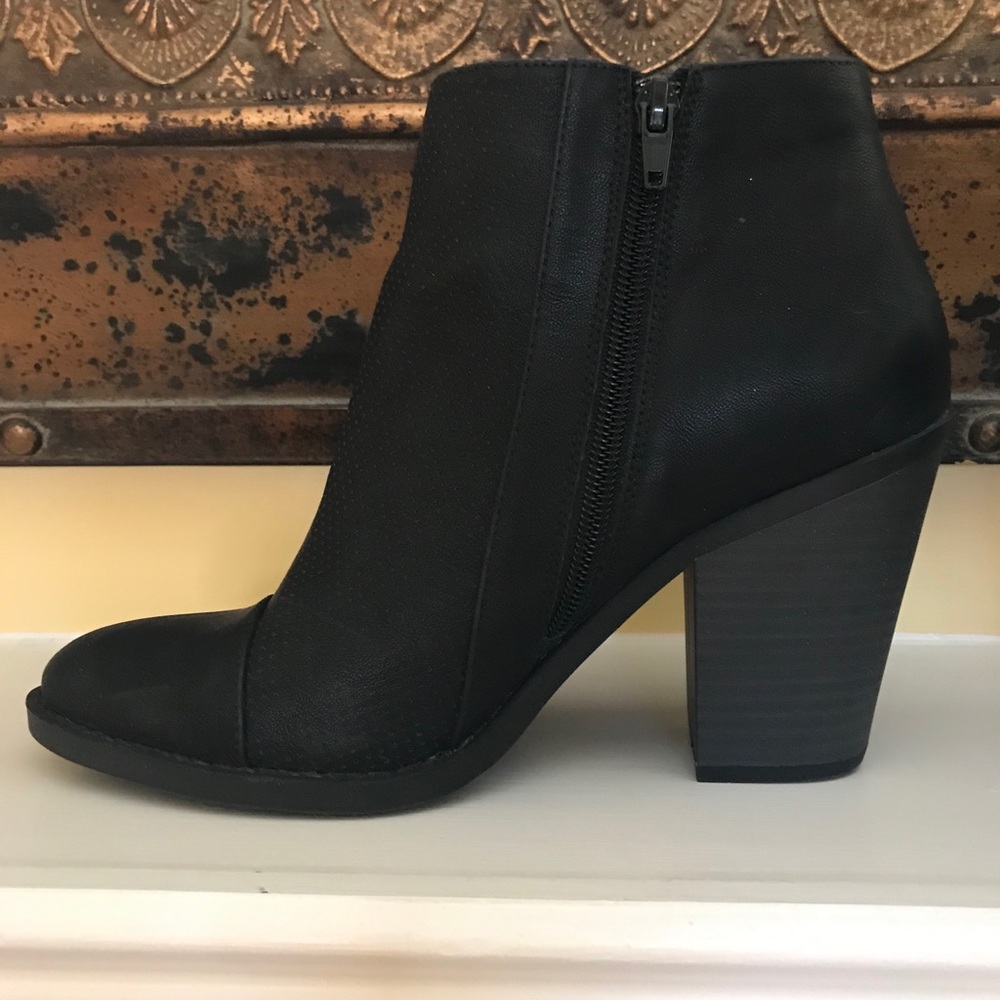 Esprit Black Booties Size 8 1/2 Super Cute